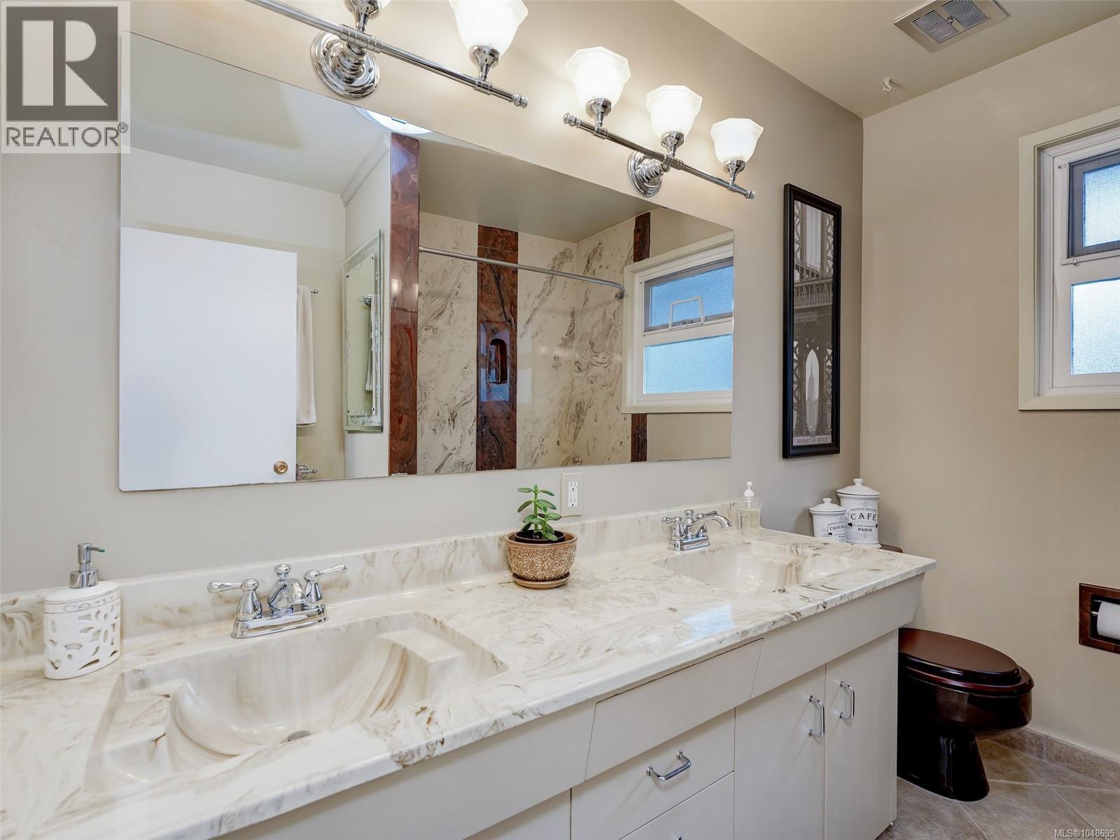 985 Sutcliffe Rd, Saanich