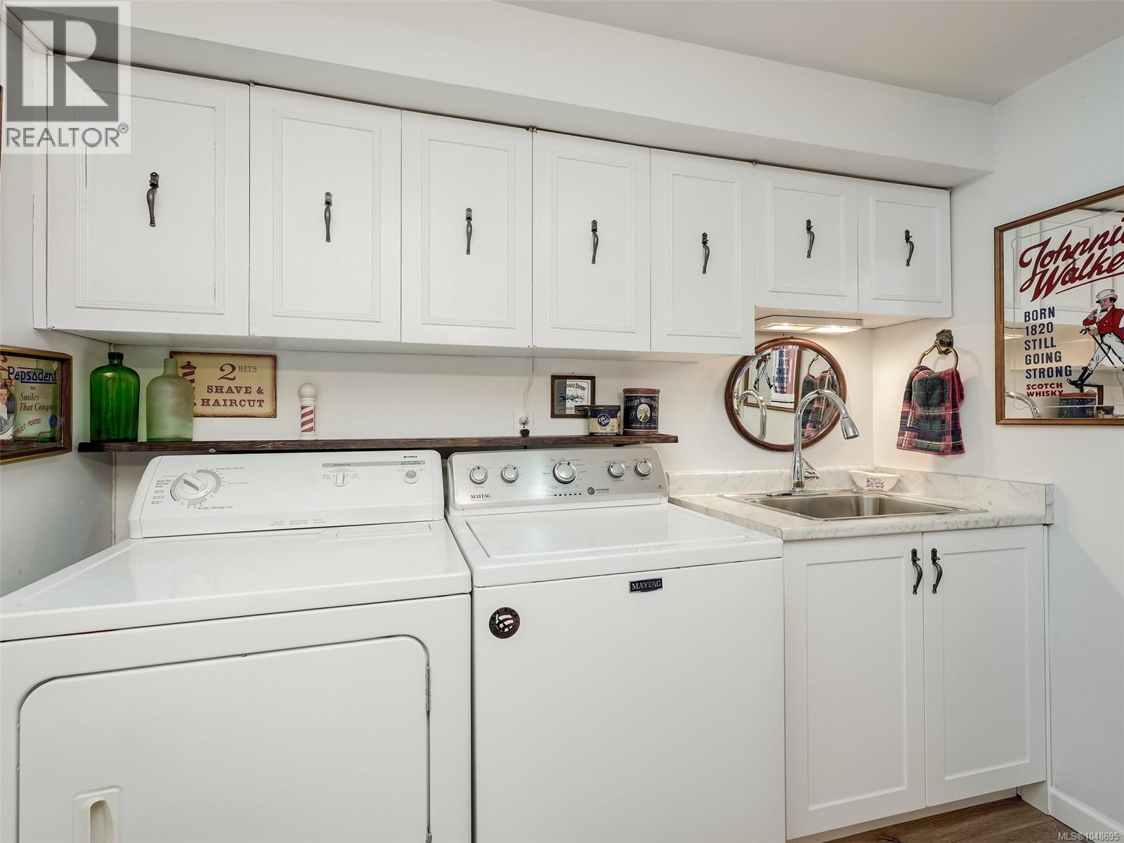985 Sutcliffe Rd - 15