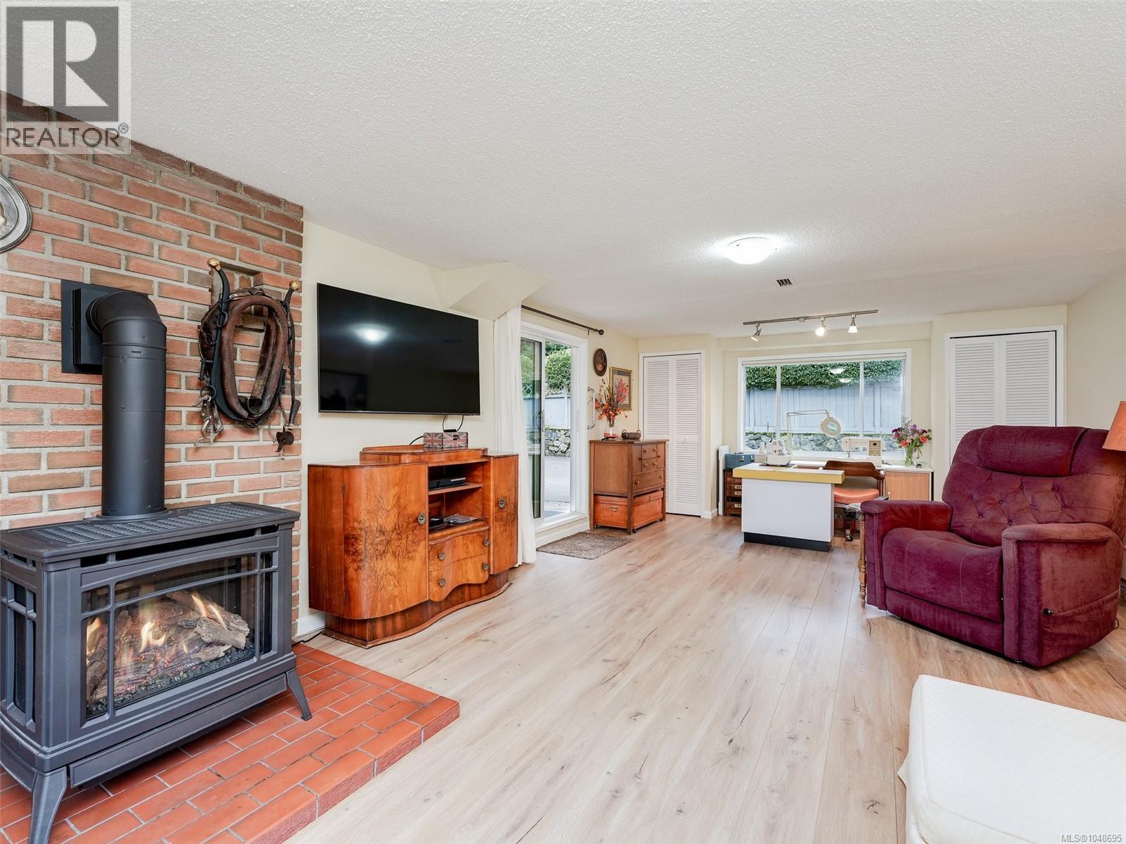 985 Sutcliffe Rd - 17