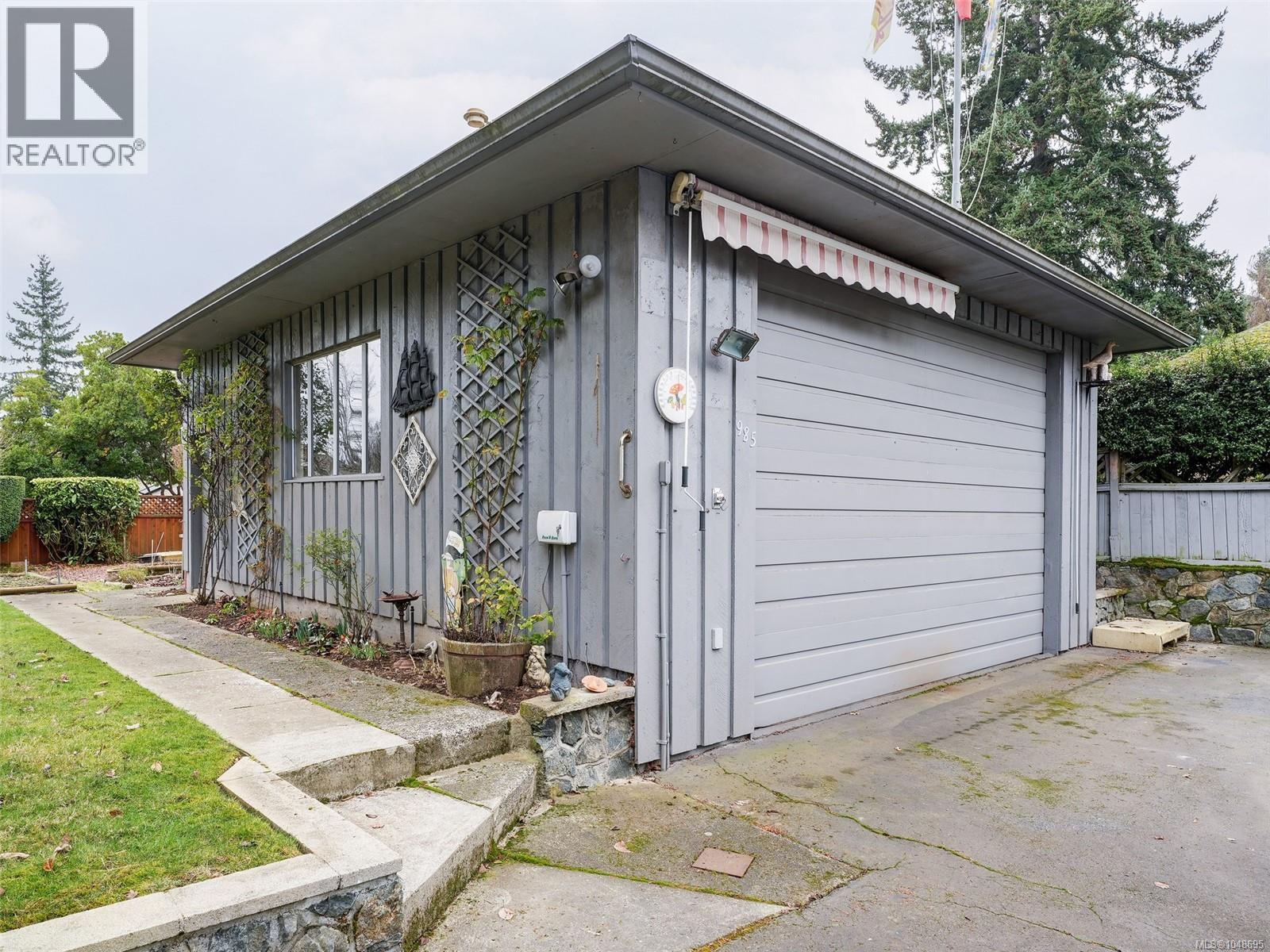 985 Sutcliffe Rd - 22