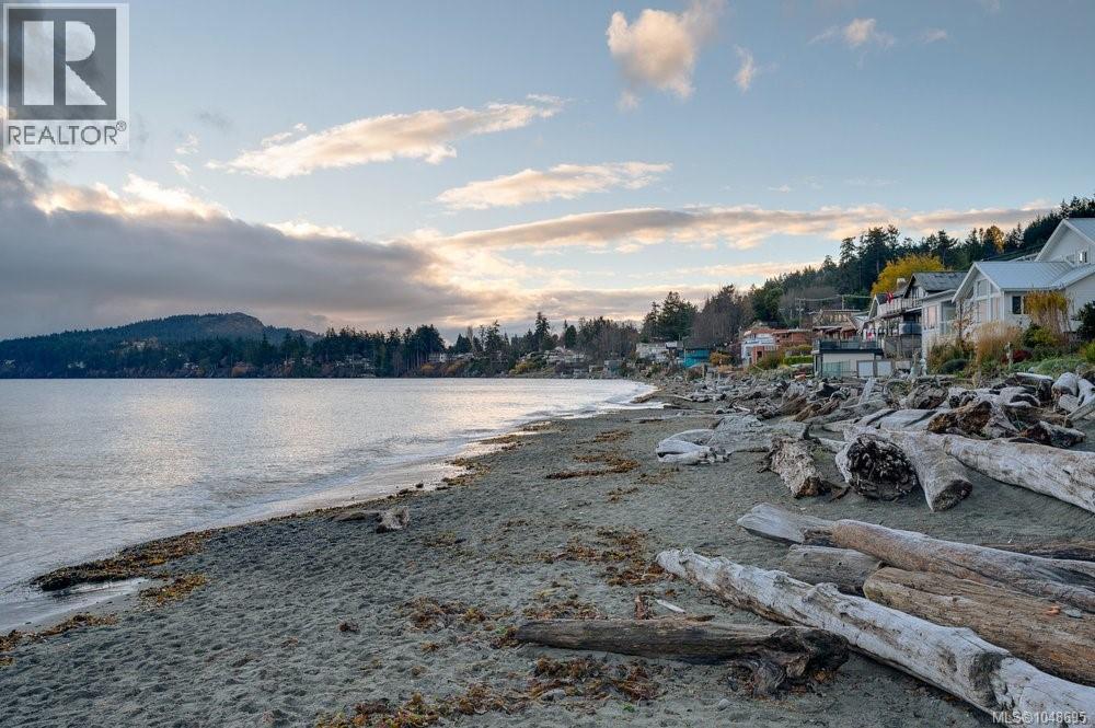 985 Sutcliffe Rd, Saanich