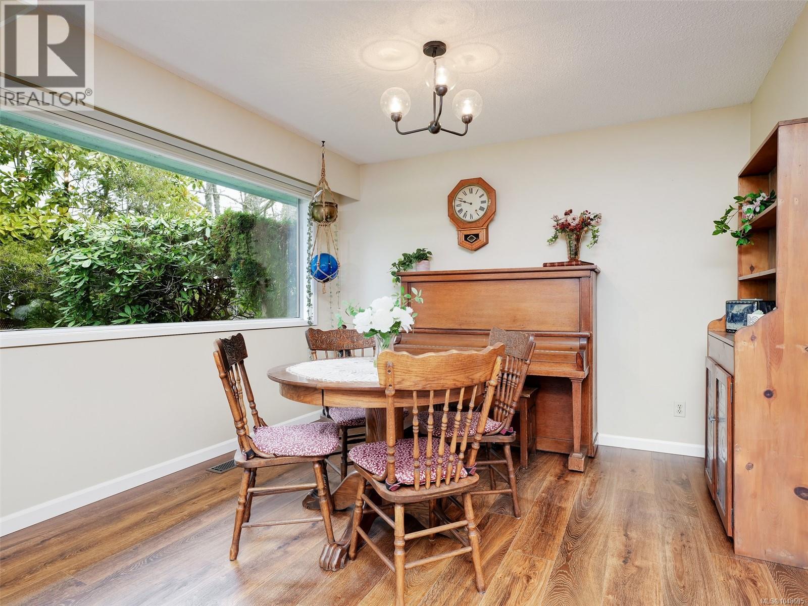 985 Sutcliffe Rd, Saanich
