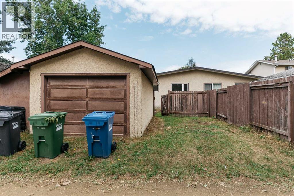 Listing photo – 29 Anquetel Street, Red Deer