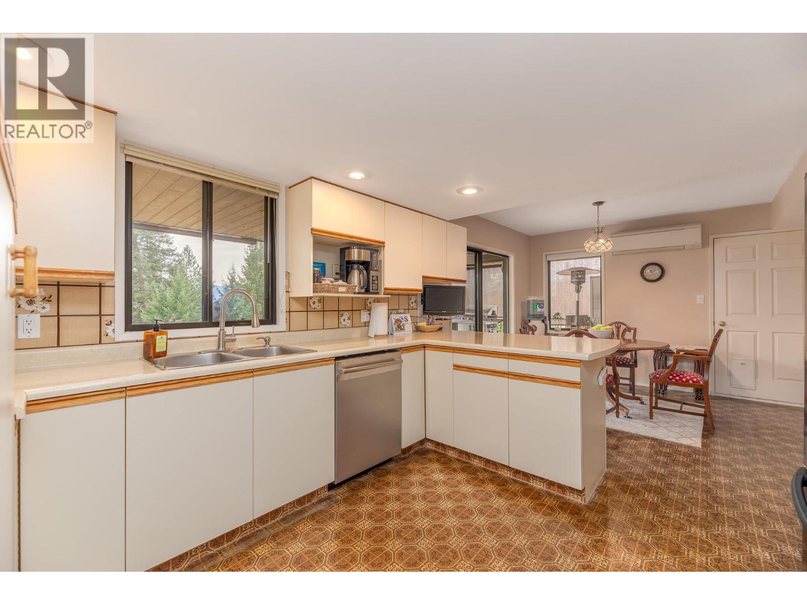 201 Sunnybrook Drive - Image 16