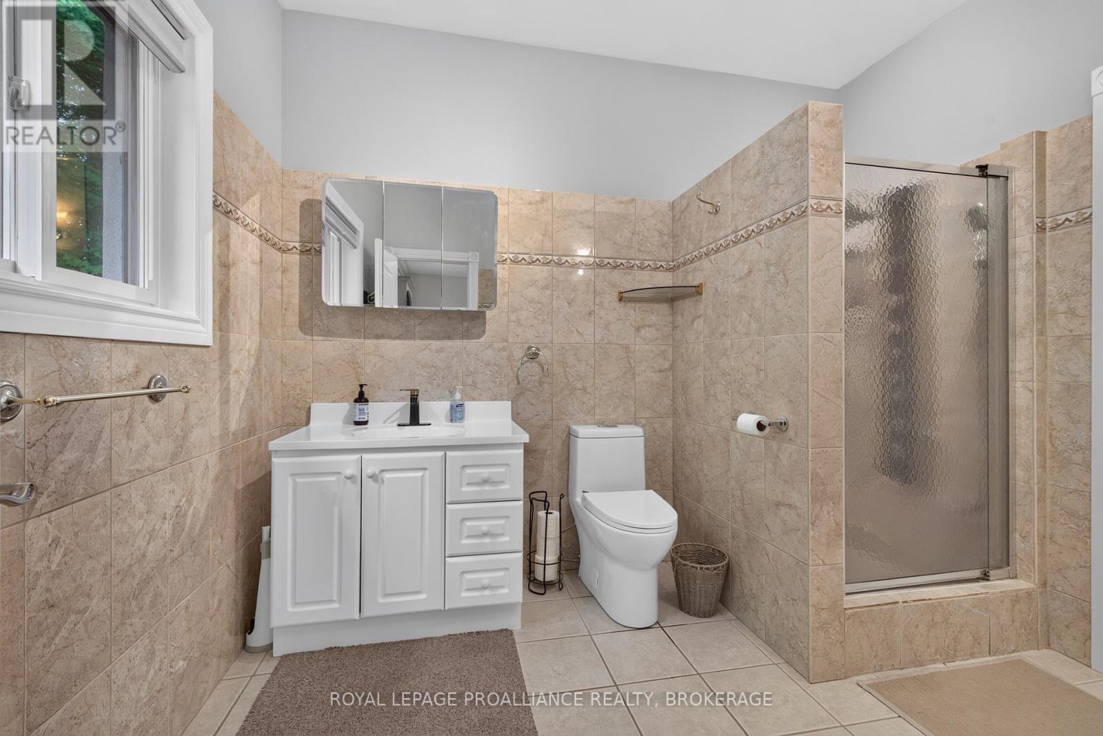 27 COLLINS DRIVE - Image 23