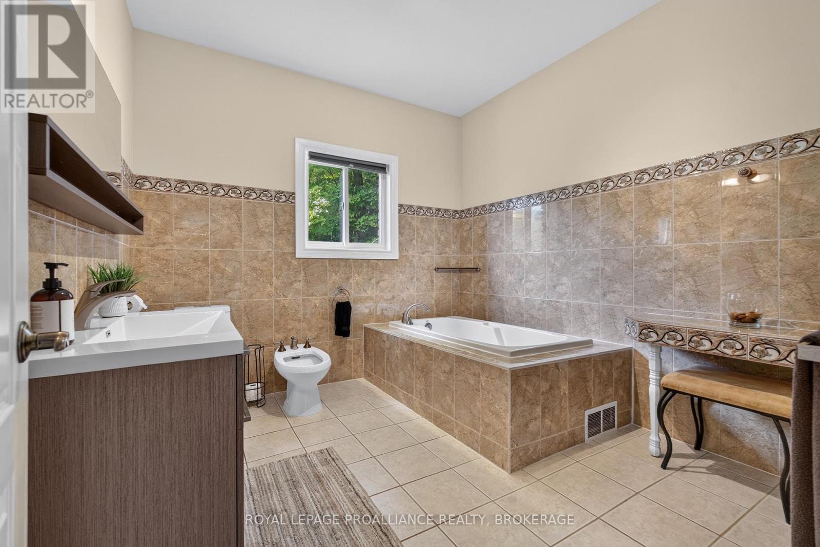27 COLLINS DRIVE - Image 27