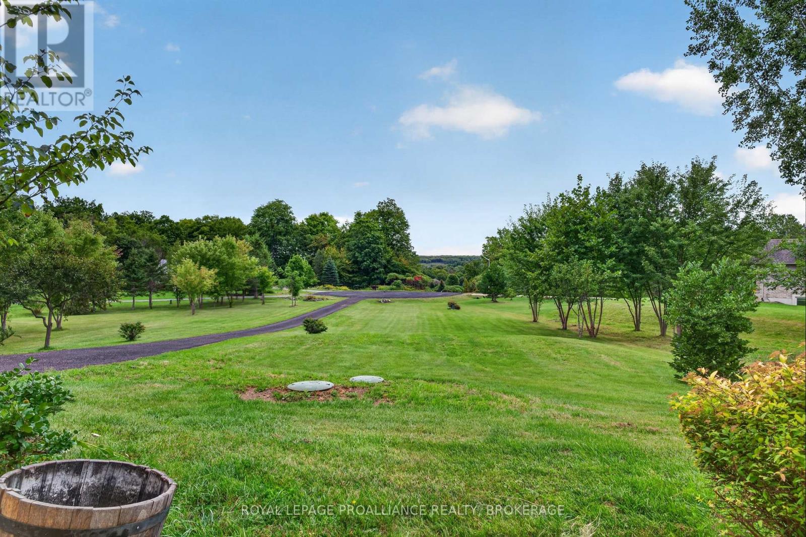 27 COLLINS DRIVE - Image 41