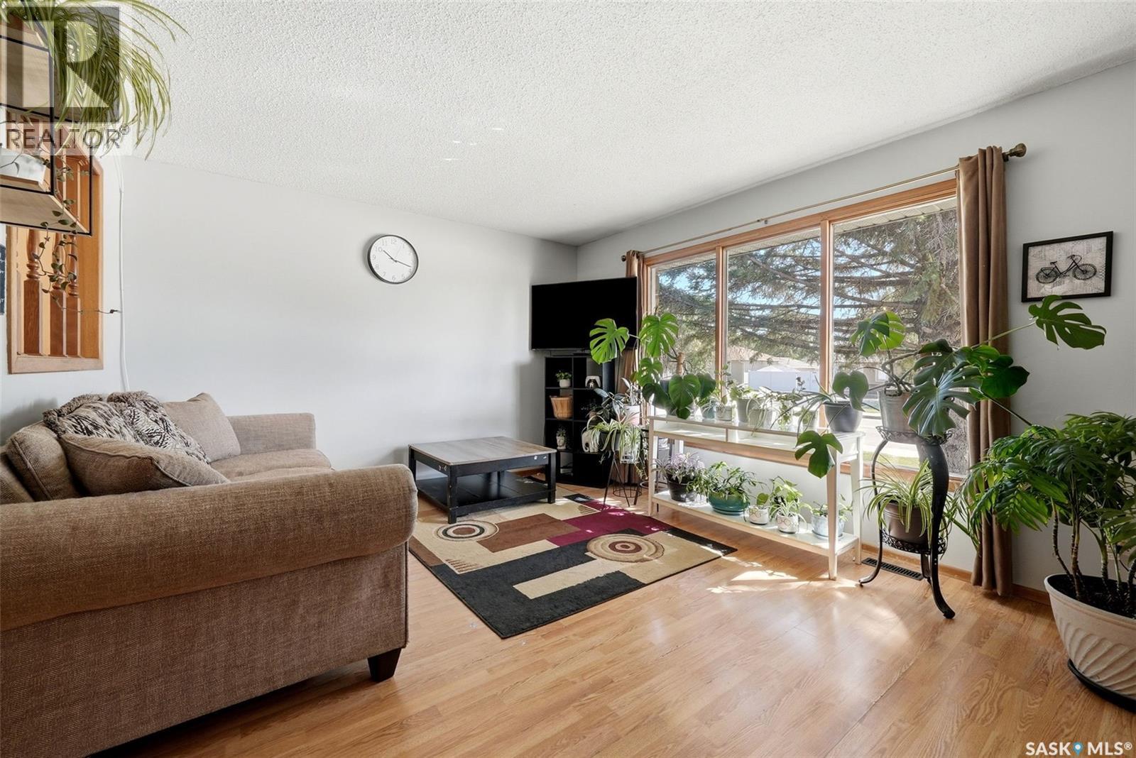 1210-1212 Dewdney AVENUE E, Regina, Saskatchewan, S4N0E3, Regina, Saskatchewan — photo 5 of 5