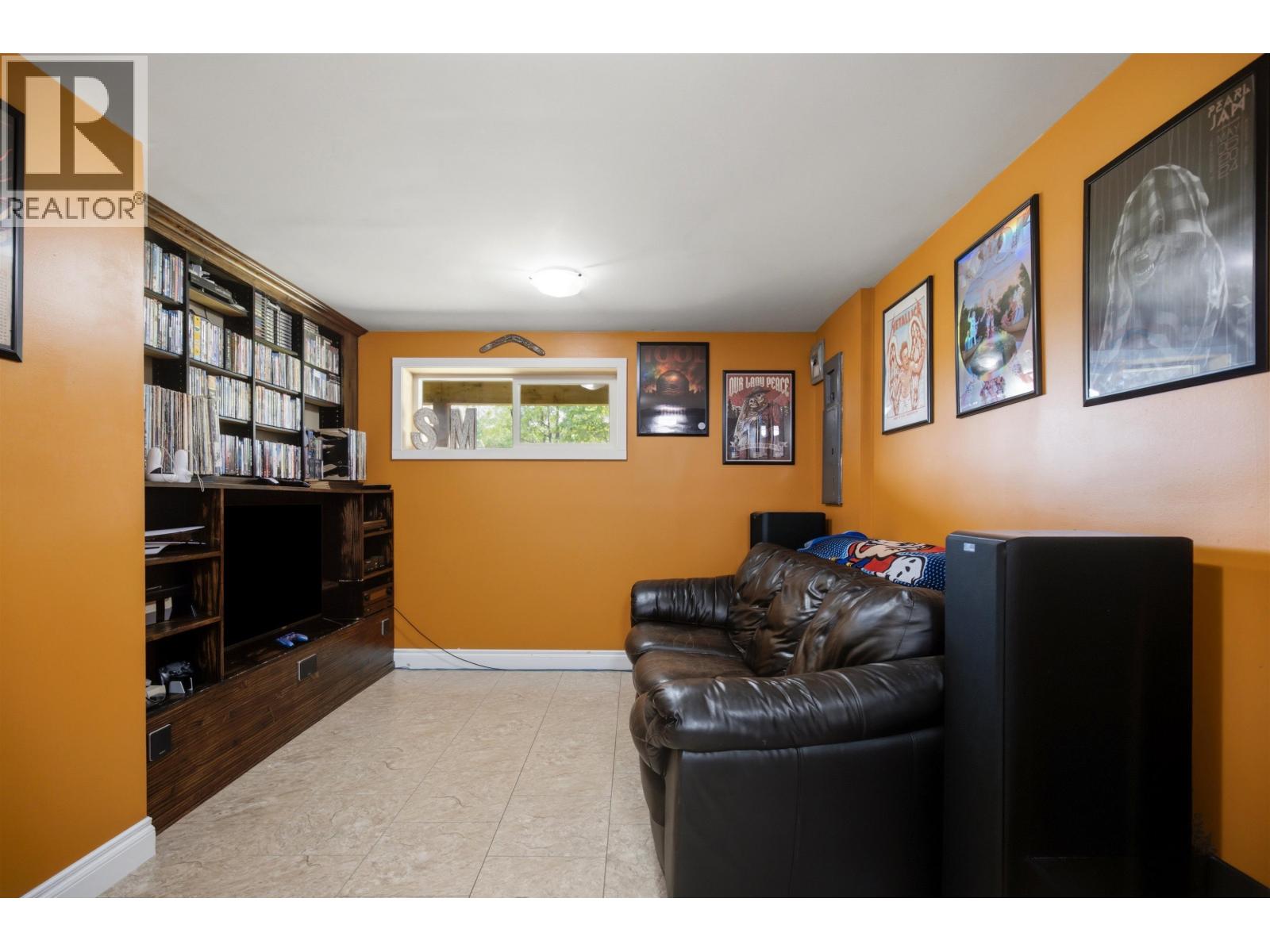 305 HAZEL STREET - Image 14