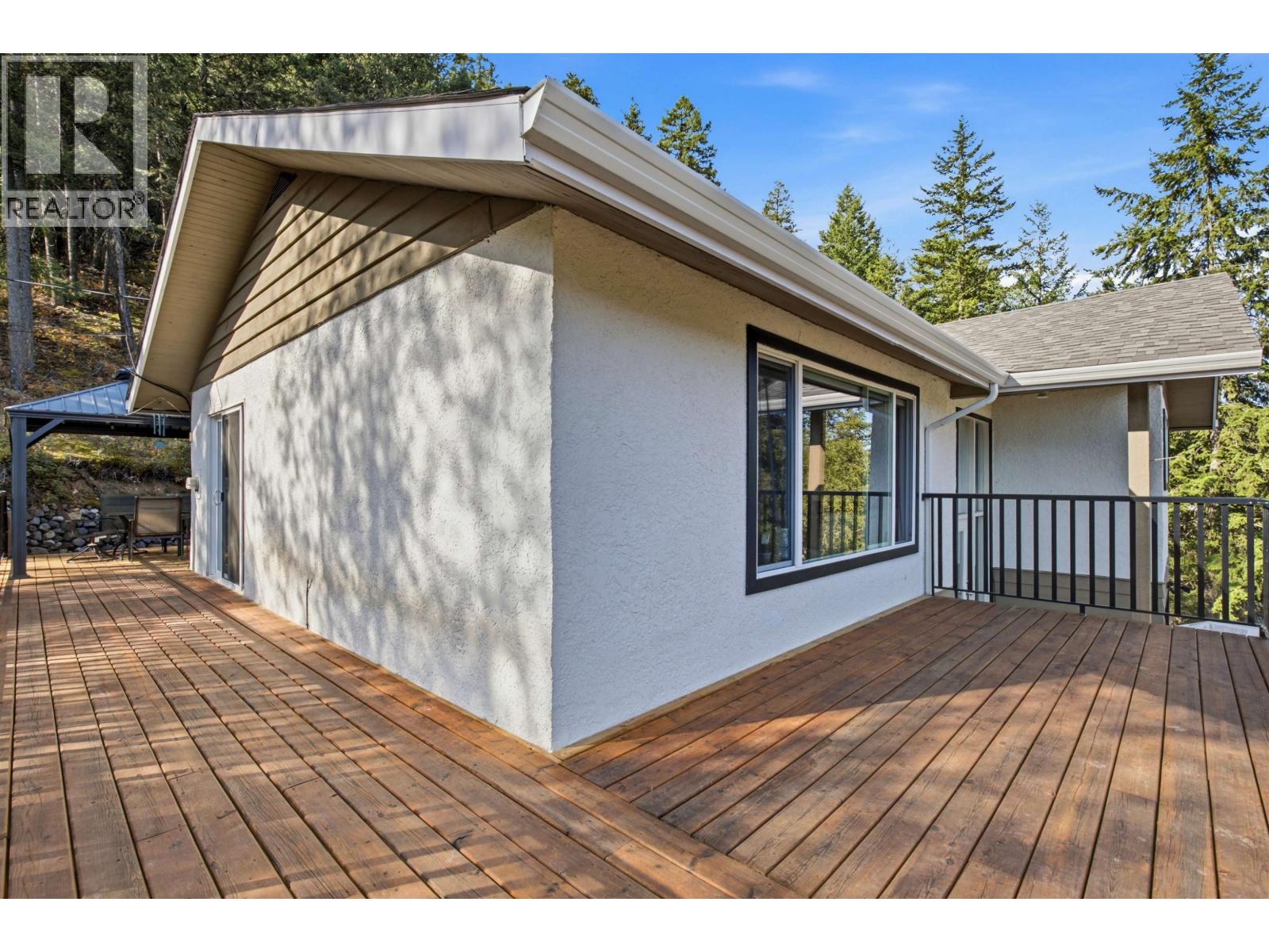 305 HAZEL STREET - Image 25