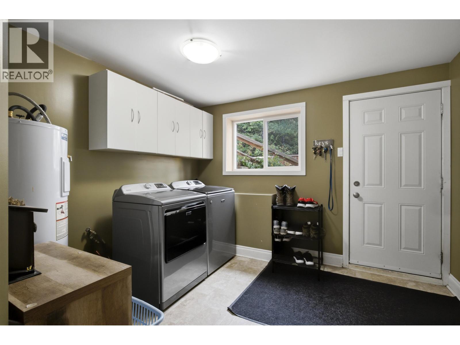 305 HAZEL STREET - 17