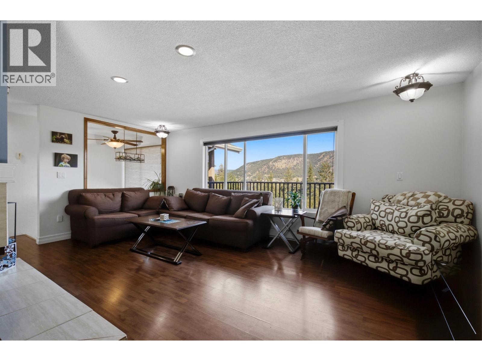 305 HAZEL STREET - 9