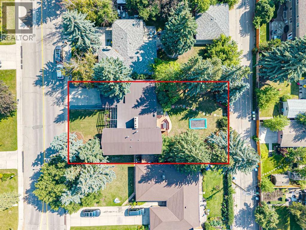 1423 75 Avenue SW - 41