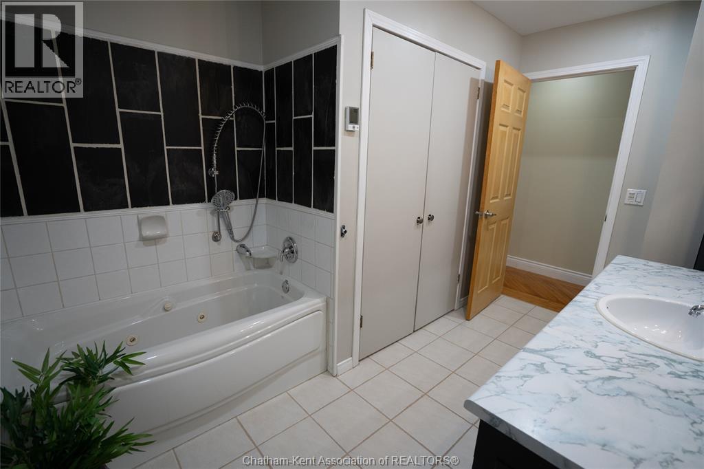 418 Talbot STREET West - Image 18