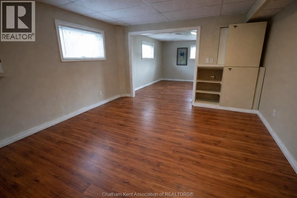 418 Talbot STREET West - Image 32