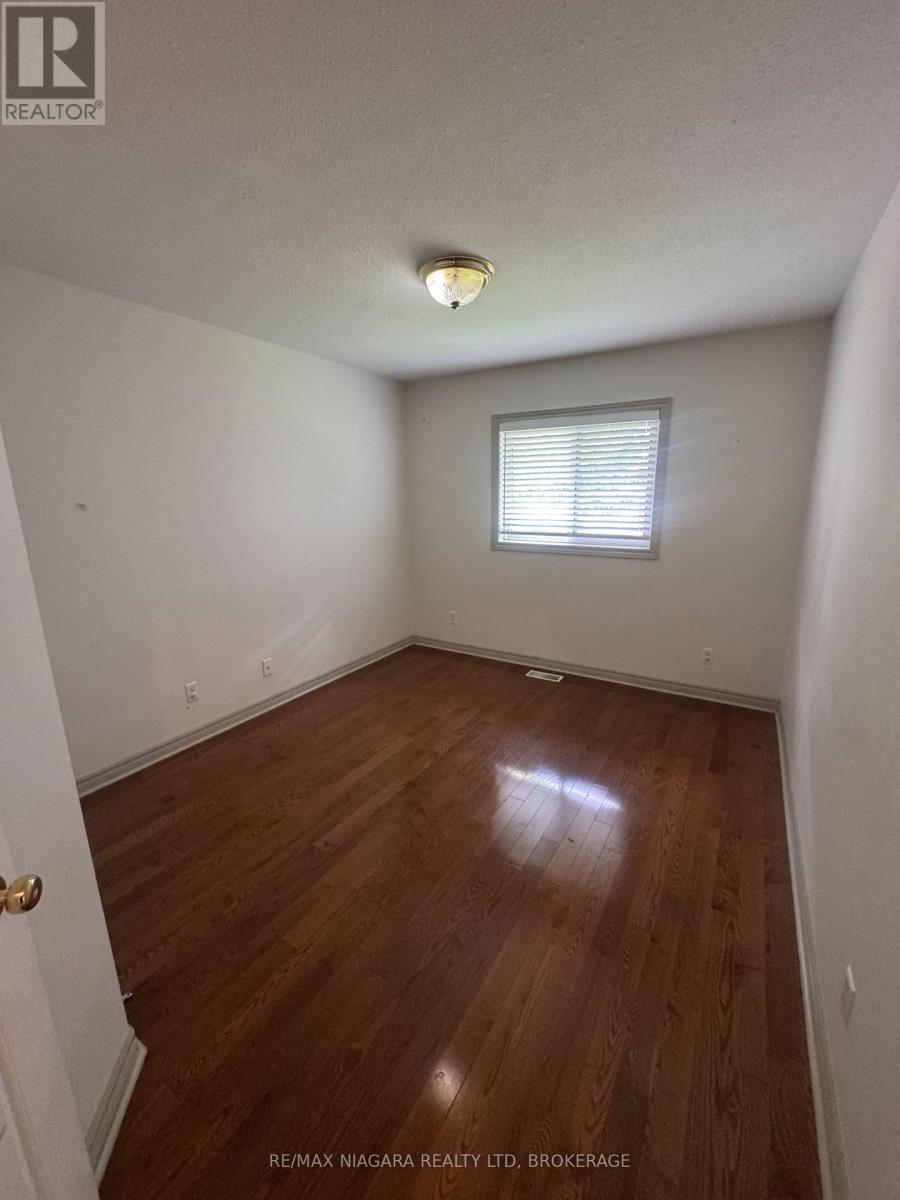 72 RIDGE ROAD S - 11