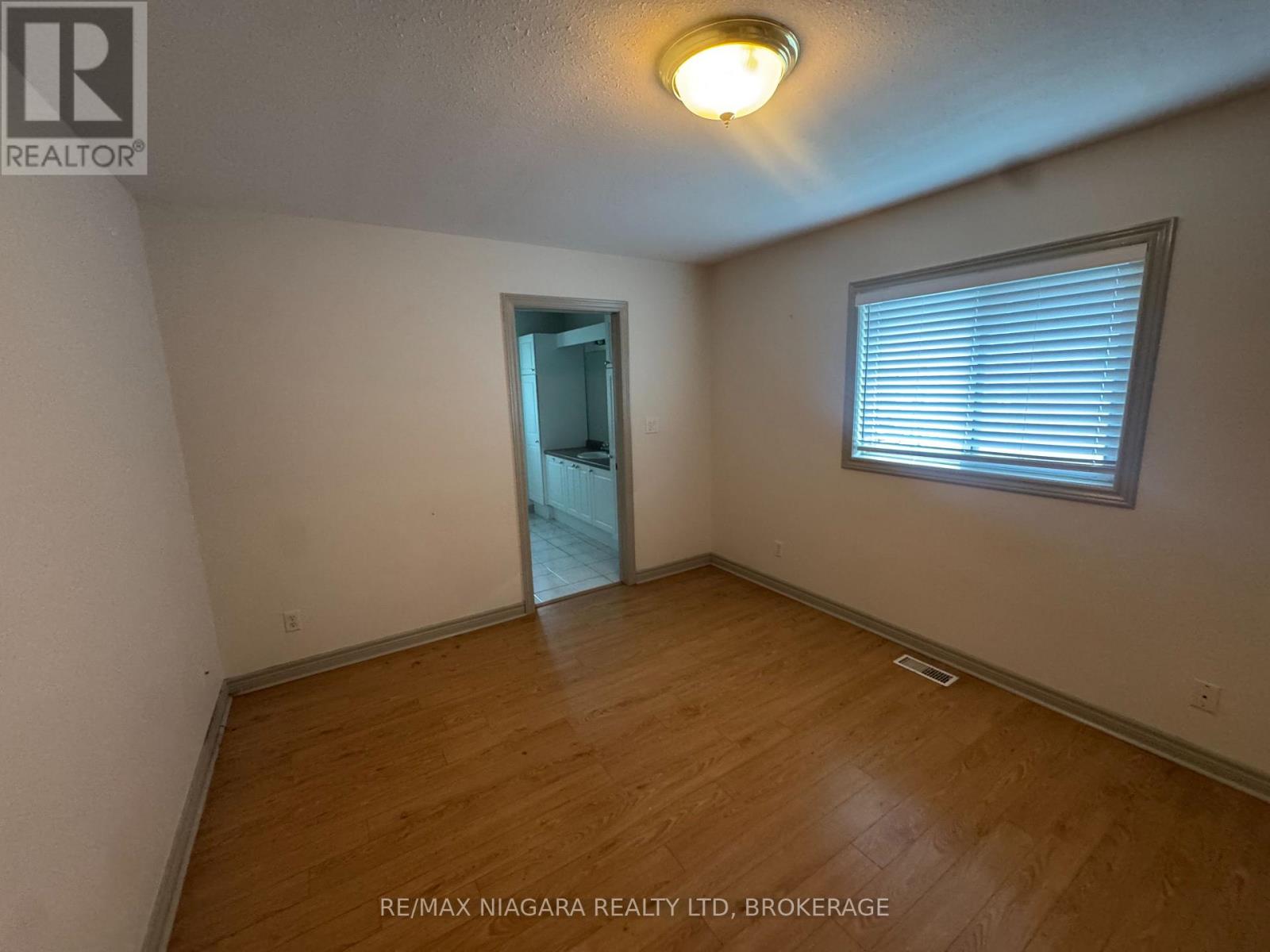 72 RIDGE ROAD S - Image 12