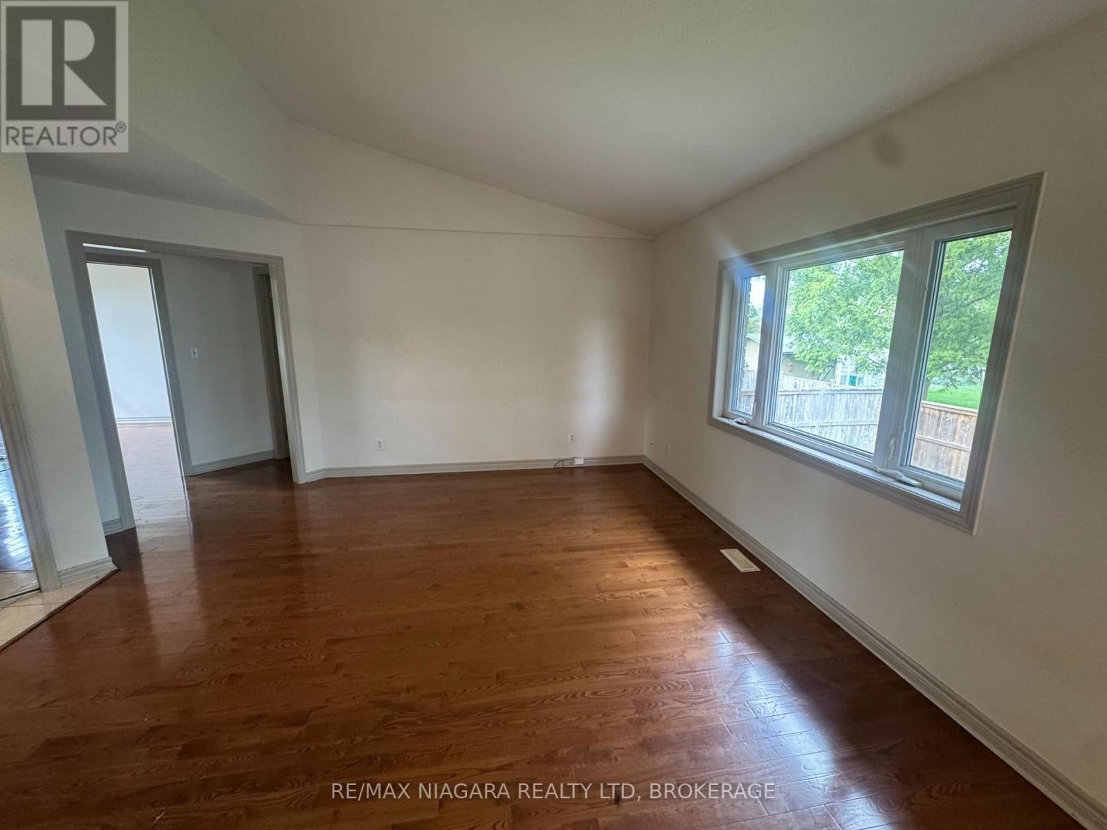 72 RIDGE ROAD S - Image 4