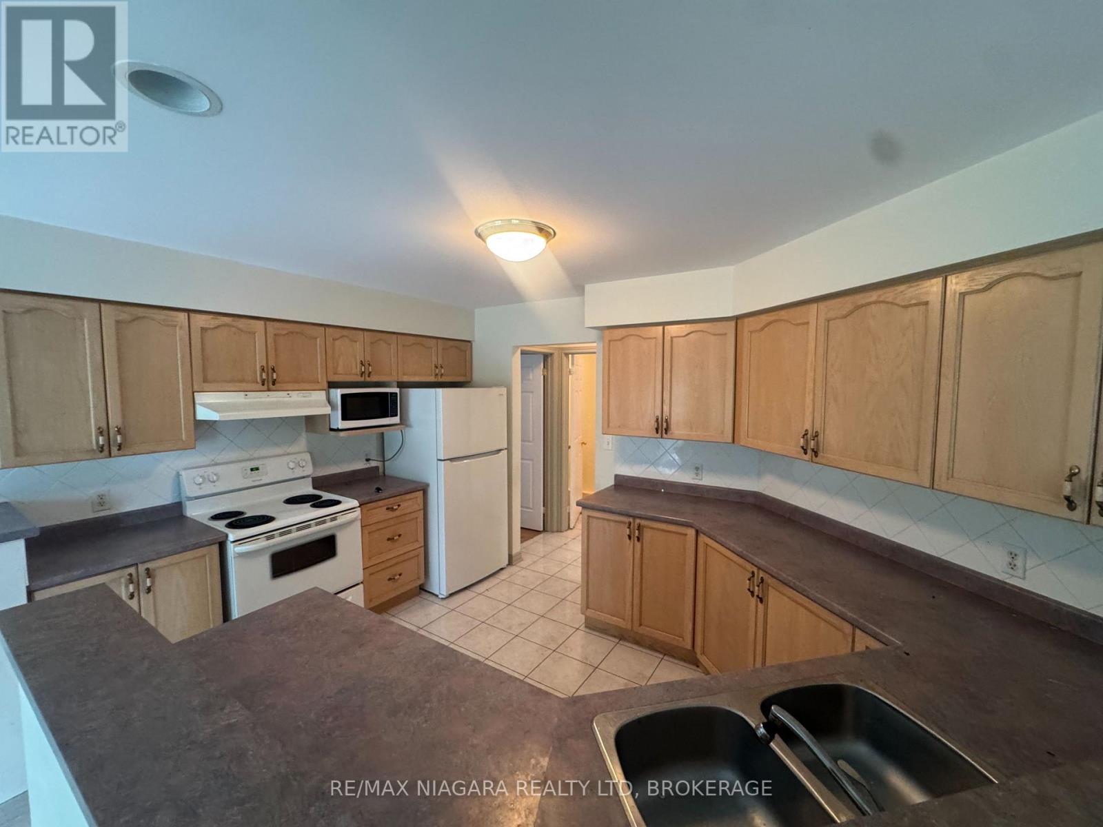 72 RIDGE ROAD S - 7