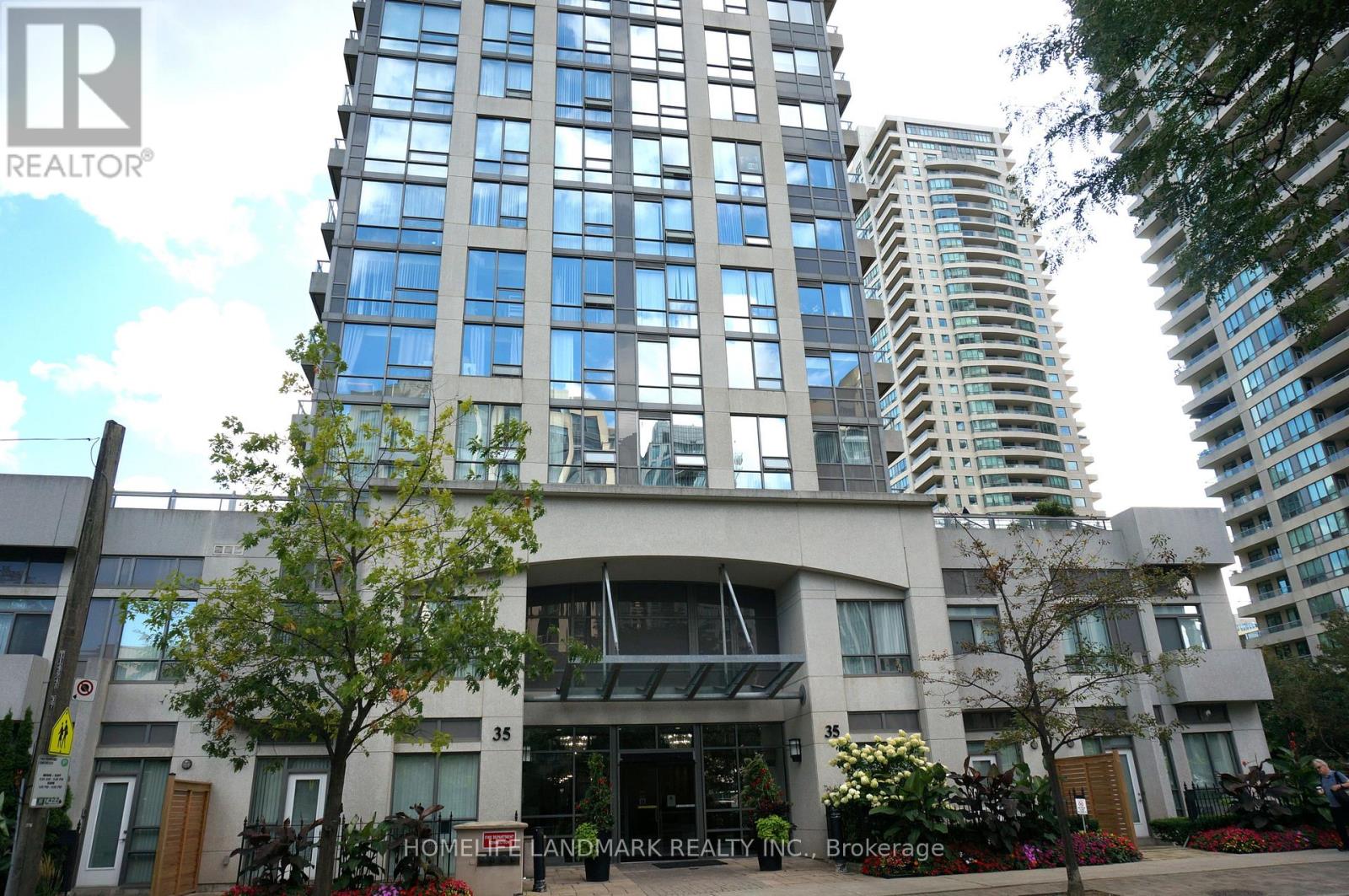 35 HOLLYWOOD AVENUE - 2