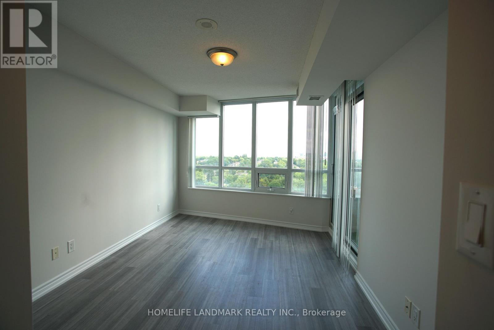 35 HOLLYWOOD AVENUE - 9