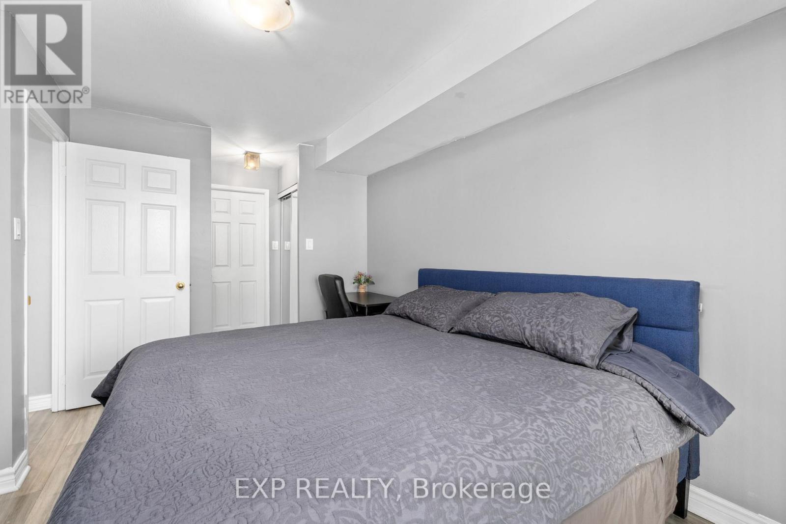 #409 889 BAY STREET - 19