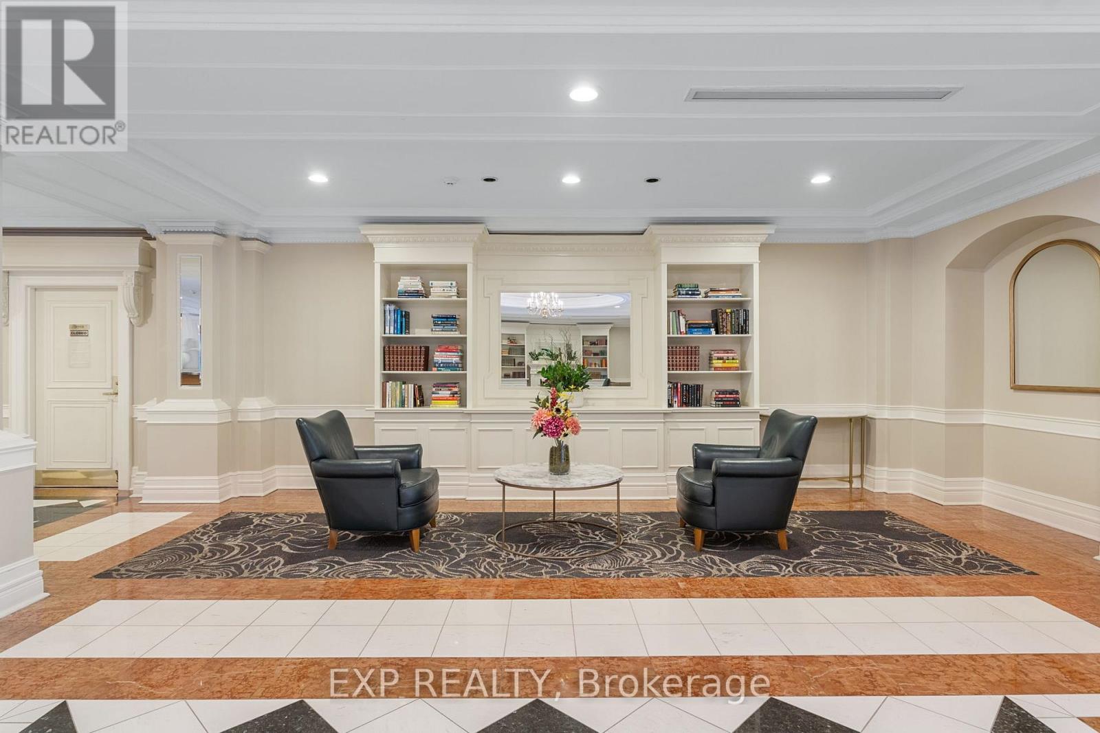 #409 889 BAY STREET - 25