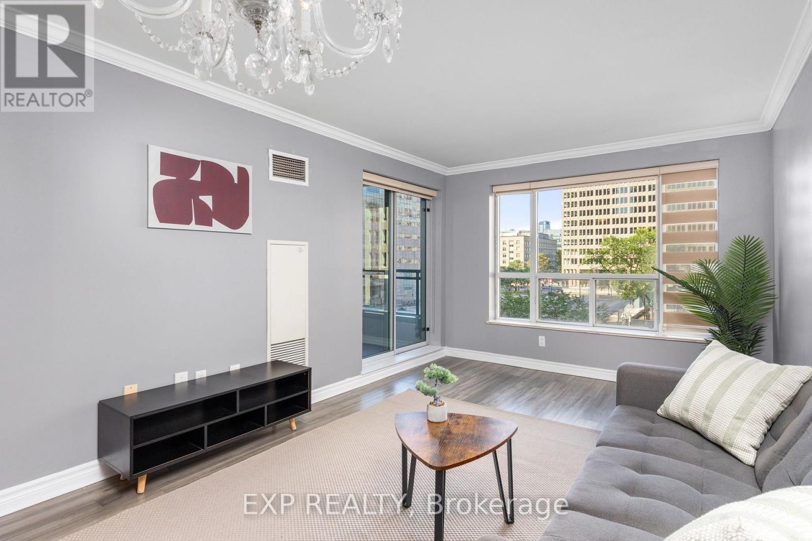 #409 889 BAY STREET - 6
