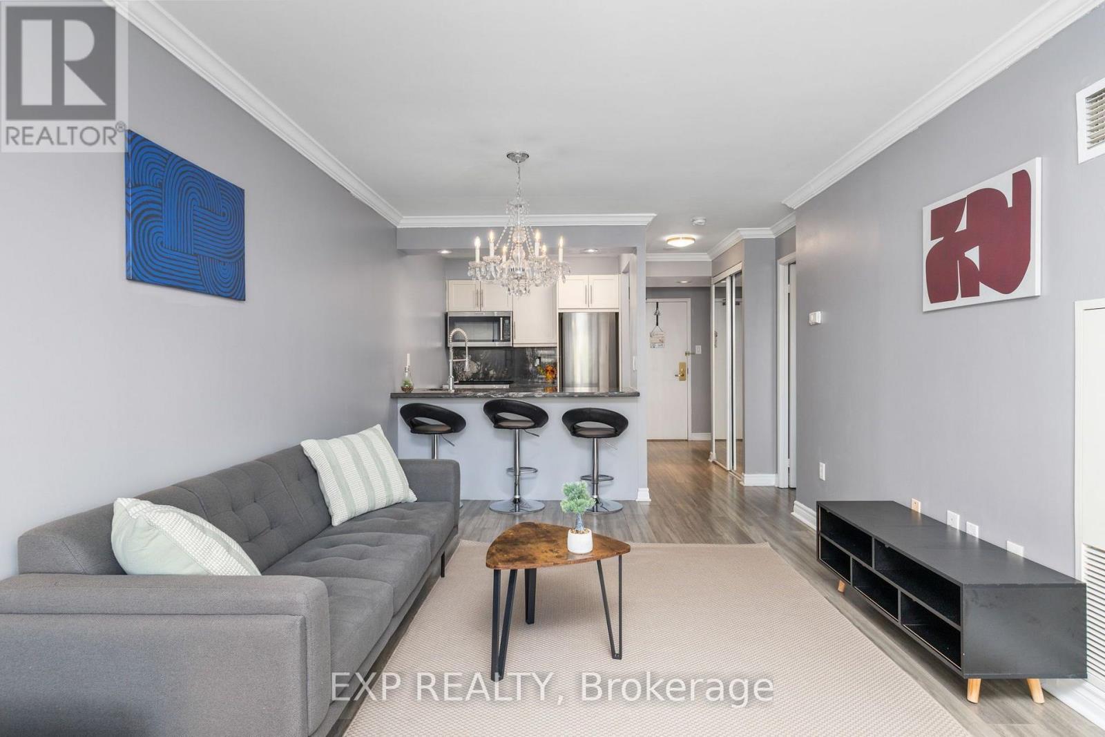 #409 889 BAY STREET - 8