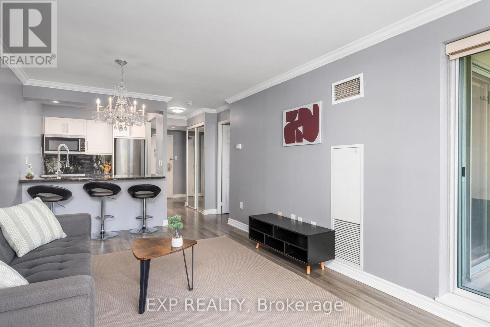 #409 889 BAY STREET - 9