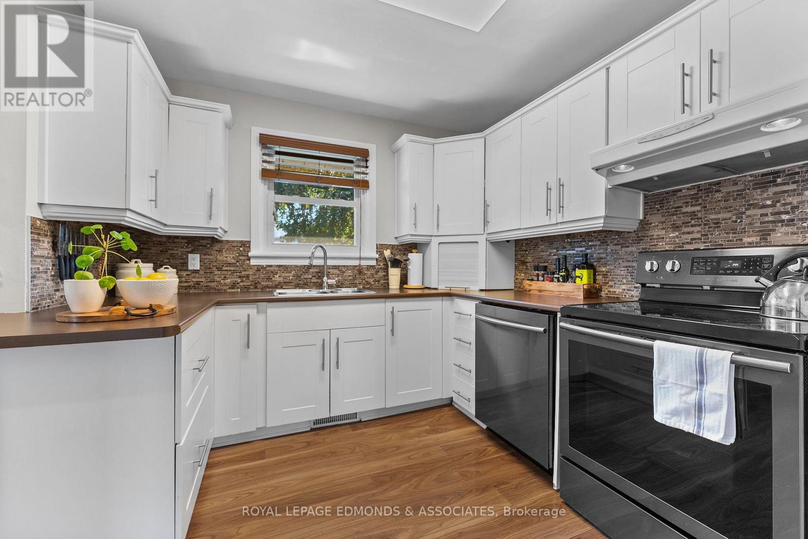 530 ALFRED STREET - Image 16