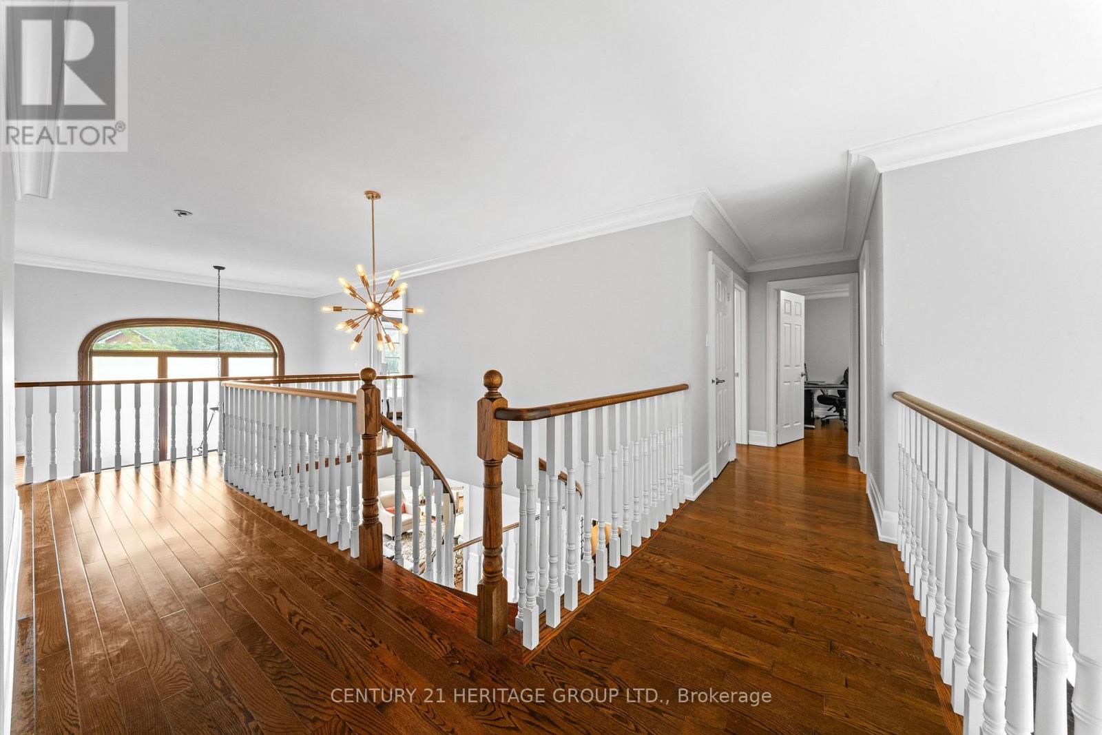 48 CARLYLE CRESCENT - 25