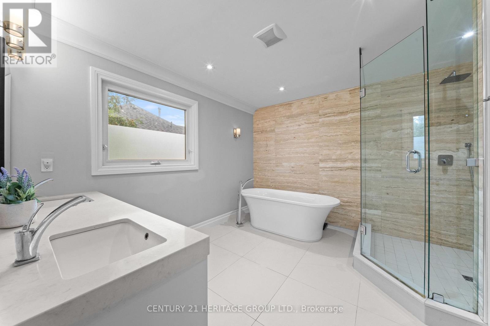 48 CARLYLE CRESCENT - Image 30