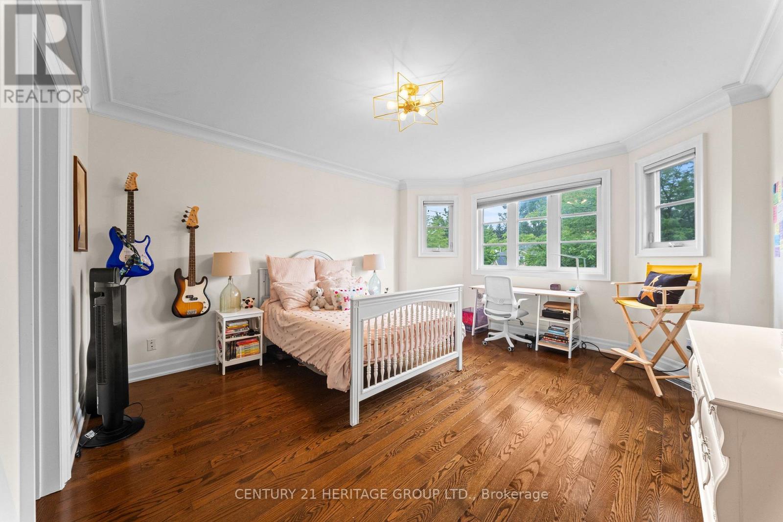 48 CARLYLE CRESCENT - Image 32