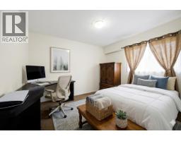 4pc Bathroom - 2768 Valleyview Drive, Kamloops, BC V2C4E8 Photo 11