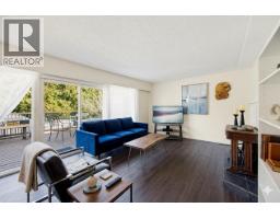 Living room - 2768 Valleyview Drive, Kamloops, BC V2C4E8 Photo 6
