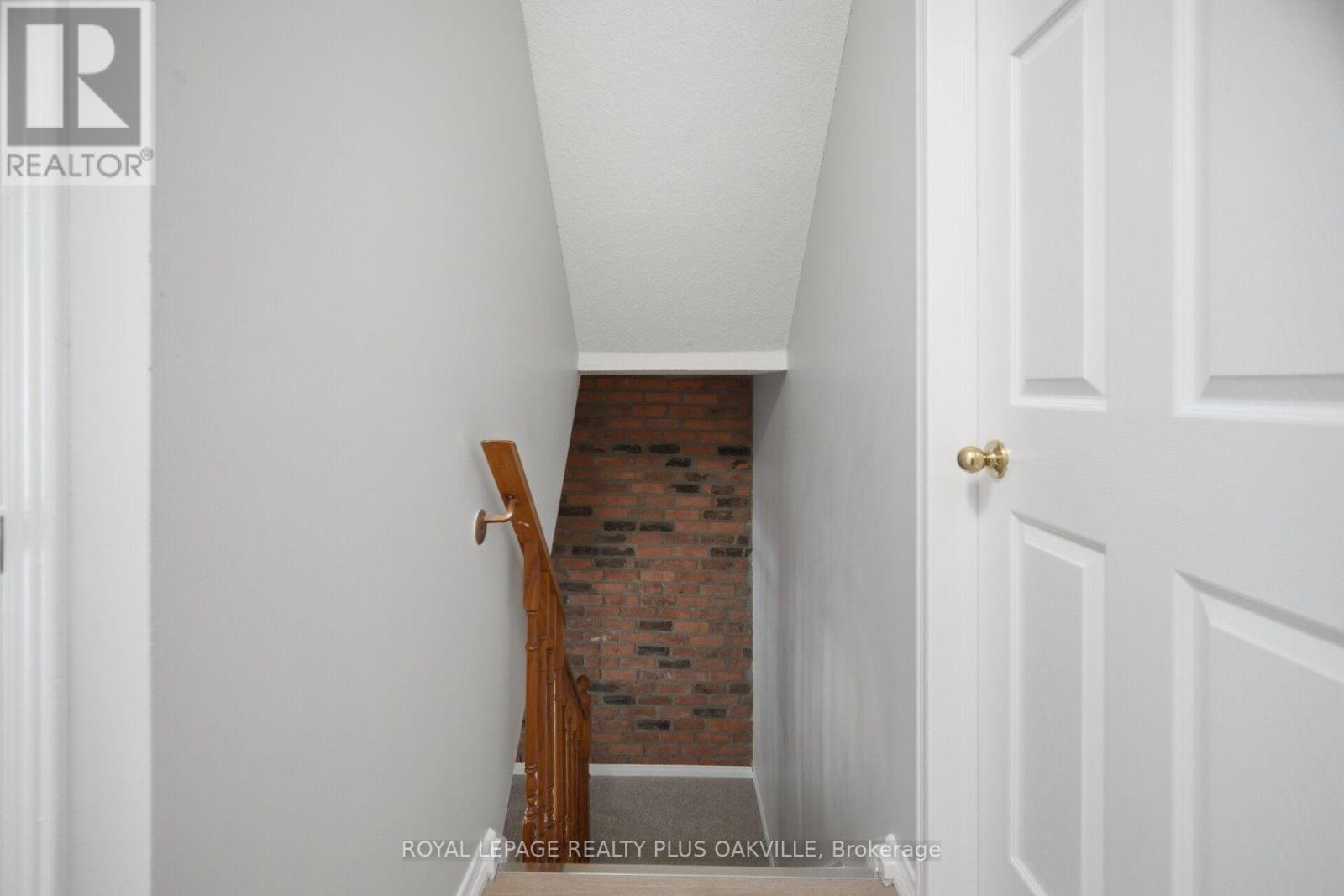 #108 1050 BRISTOL ROAD W - 23