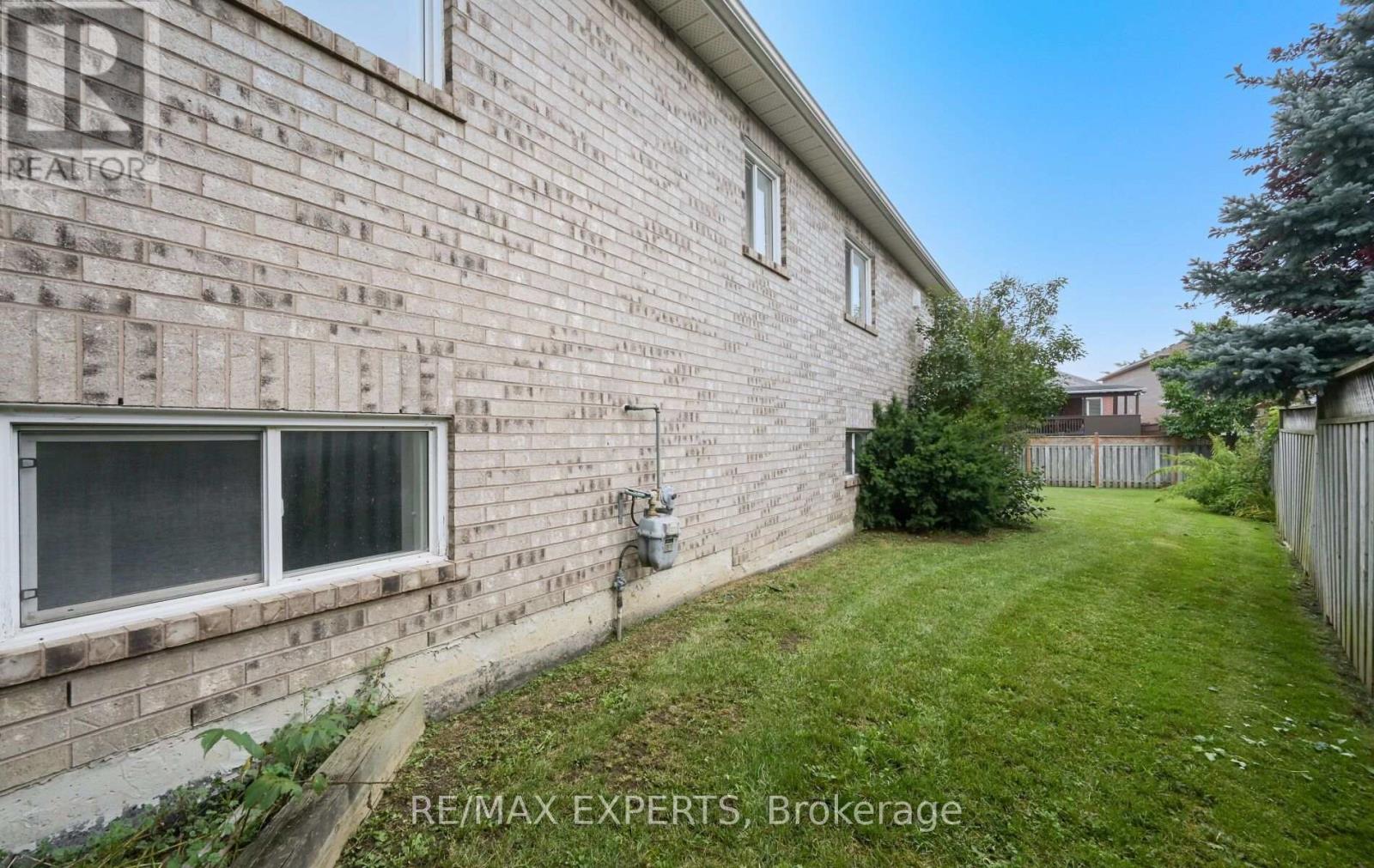 13 PAULETTE WAY - 49