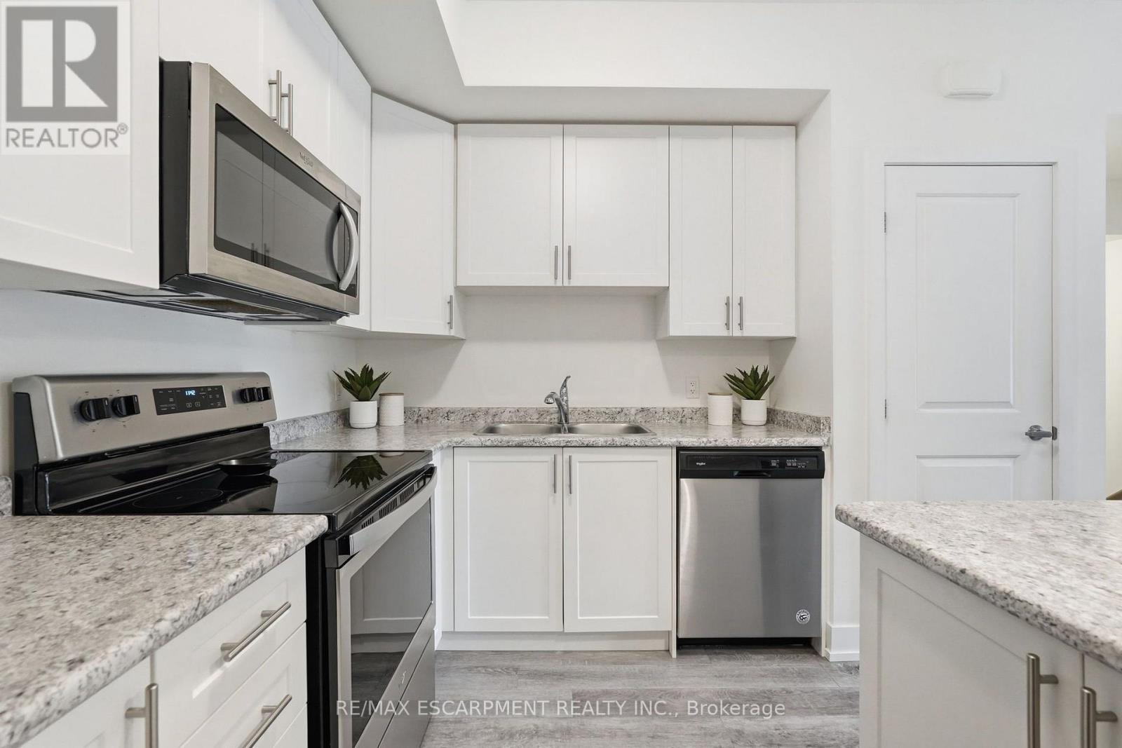#18 261 SKINNER ROAD - 12