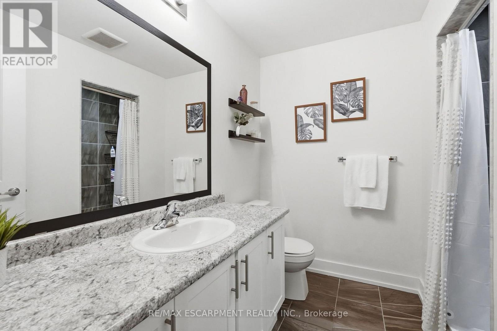 #18 261 SKINNER ROAD - 22