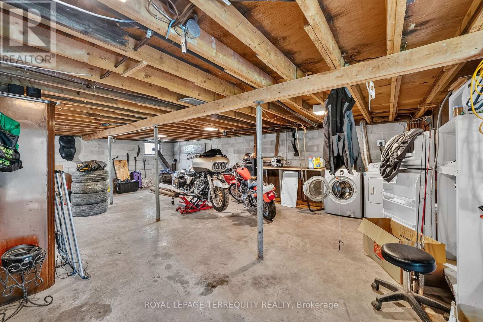 135 IZUMI WAY - 40