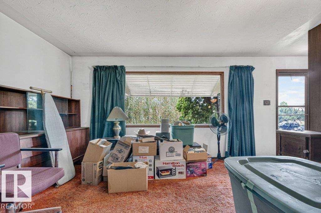 12705 87 ST NW - 4