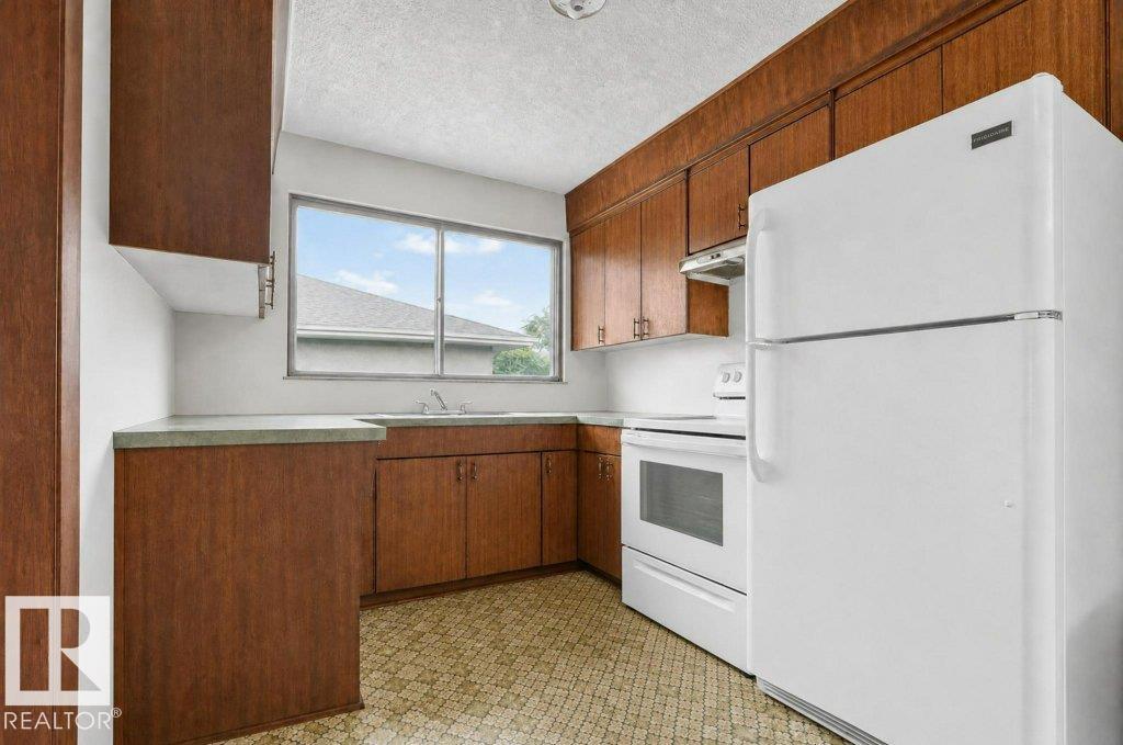 12705 87 ST NW - 7