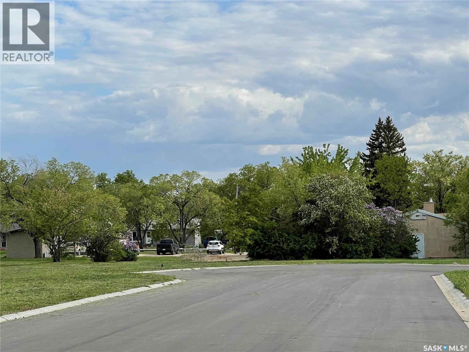 28 Kenney CRESCENT, Weyburn Saskatchewan — photo 5