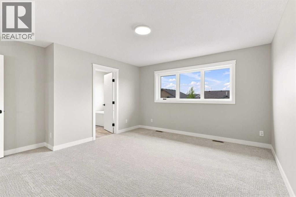 Listing photo – 38 Lindman Avenue, Red Deer