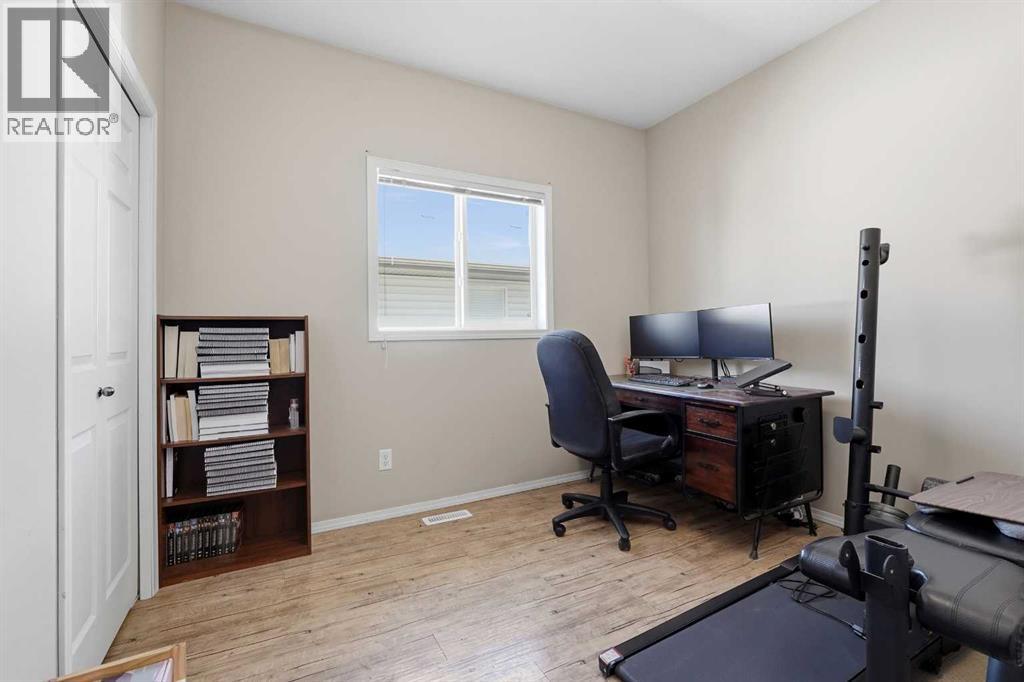 Listing photo – 228 Jenner Crescent, Red Deer