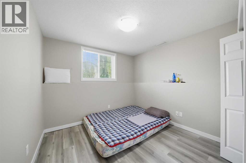Listing photo – 228 Jenner Crescent, Red Deer