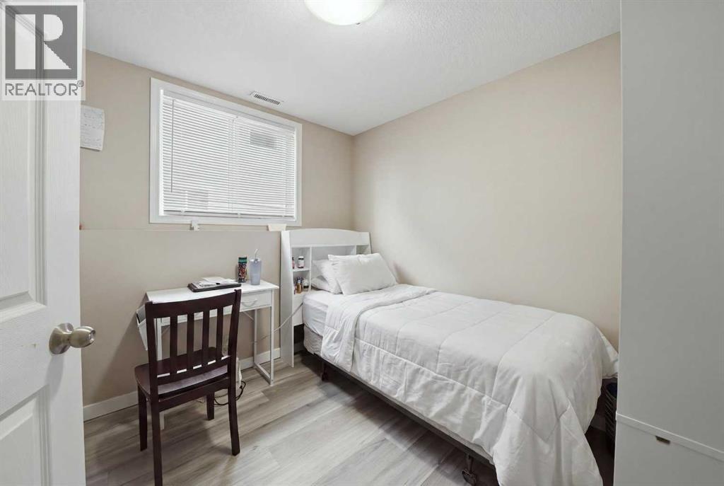 Listing photo – 228 Jenner Crescent, Red Deer