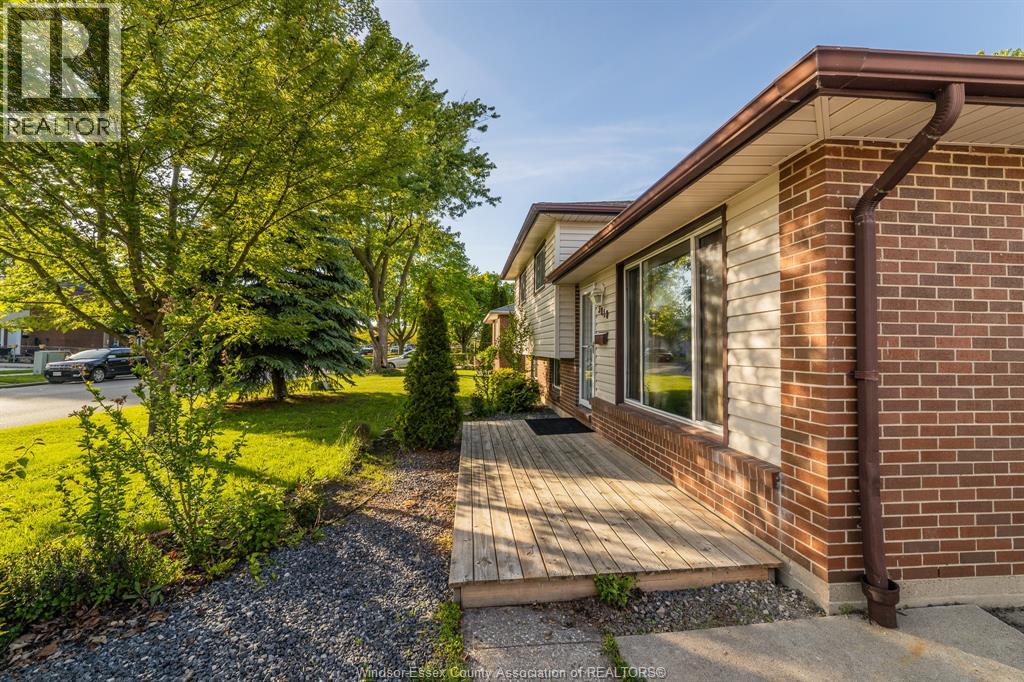 3018 GRANDVIEW STREET - 5