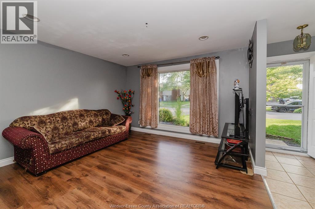 3018 GRANDVIEW STREET - 6